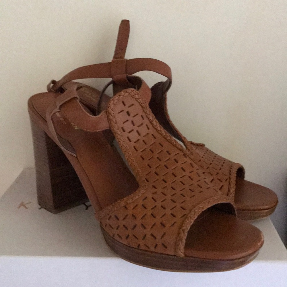 Leather shoe